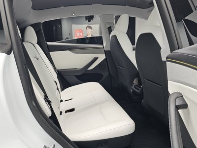 2025 Tesla MODEL Y thumbnail 17