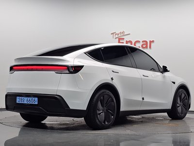 2025 Tesla MODEL Y — фото 3