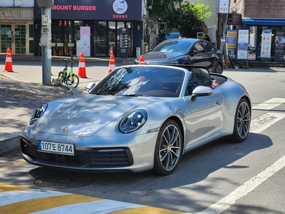 PORSCHE 911 - 5