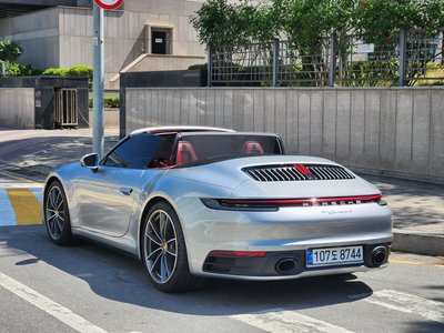 PORSCHE 911 - 6