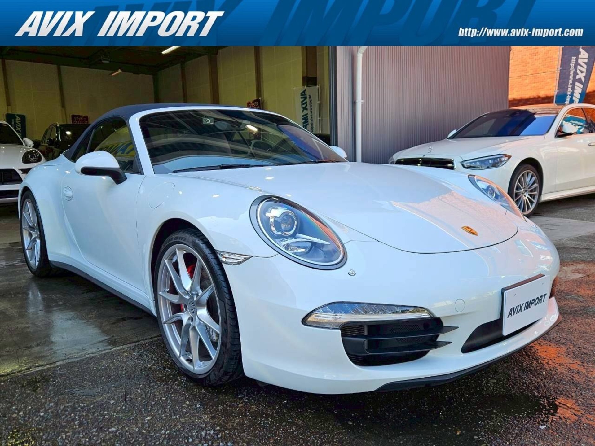 PORSCHE 911 CABRIOLET - View 1