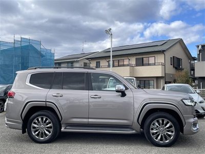 TOYOTA LAND CRUISER 300 - 7