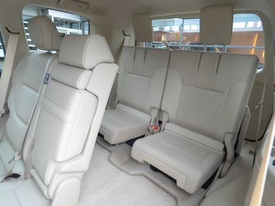 2025 Toyota LAND CRUISER 300 — миниатюра 21