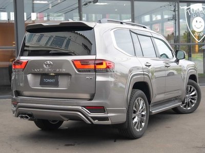 TOYOTA LAND CRUISER 300 - 6