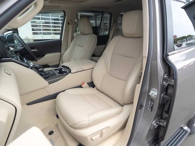 2025 Toyota LAND CRUISER 300 — миниатюра 18