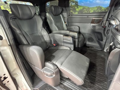 2024 Toyota ALPHARD photo 9