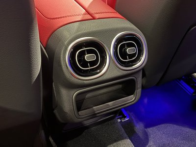 صورة مصغرة 33 لـ 2026 Mercedes-BENZ GLC