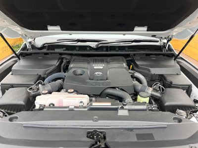 2023 Toyota LAND CRUISER 300 — миниатюра 19