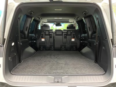 2023 Toyota LAND CRUISER 300 — миниатюра 11