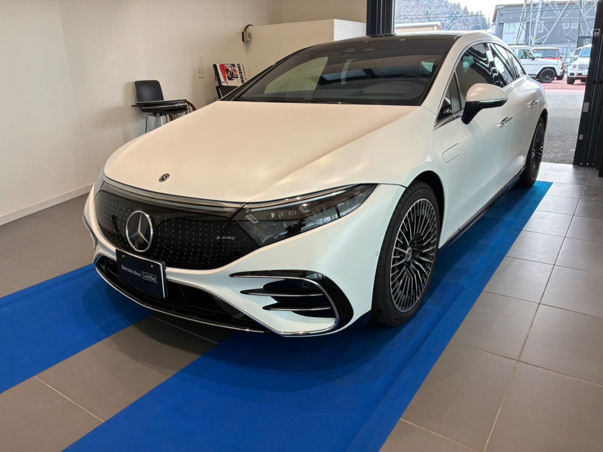 MERCEDES-BENZ EQS - View 1