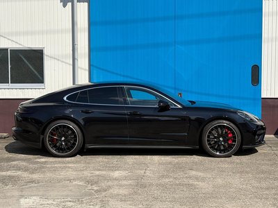 PORSCHE PANAMERA - 5