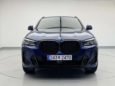 2025 BMW X4 photo 2
