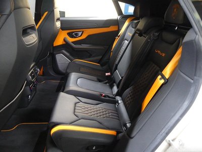 2024 Lamborghini URUS thumbnail 17