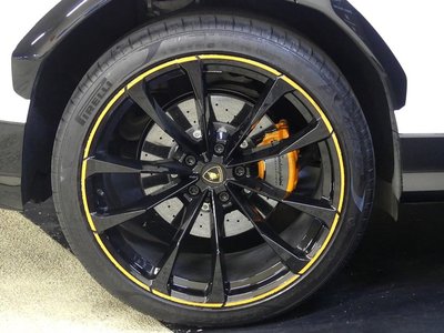 2024 Lamborghini URUS thumbnail 11