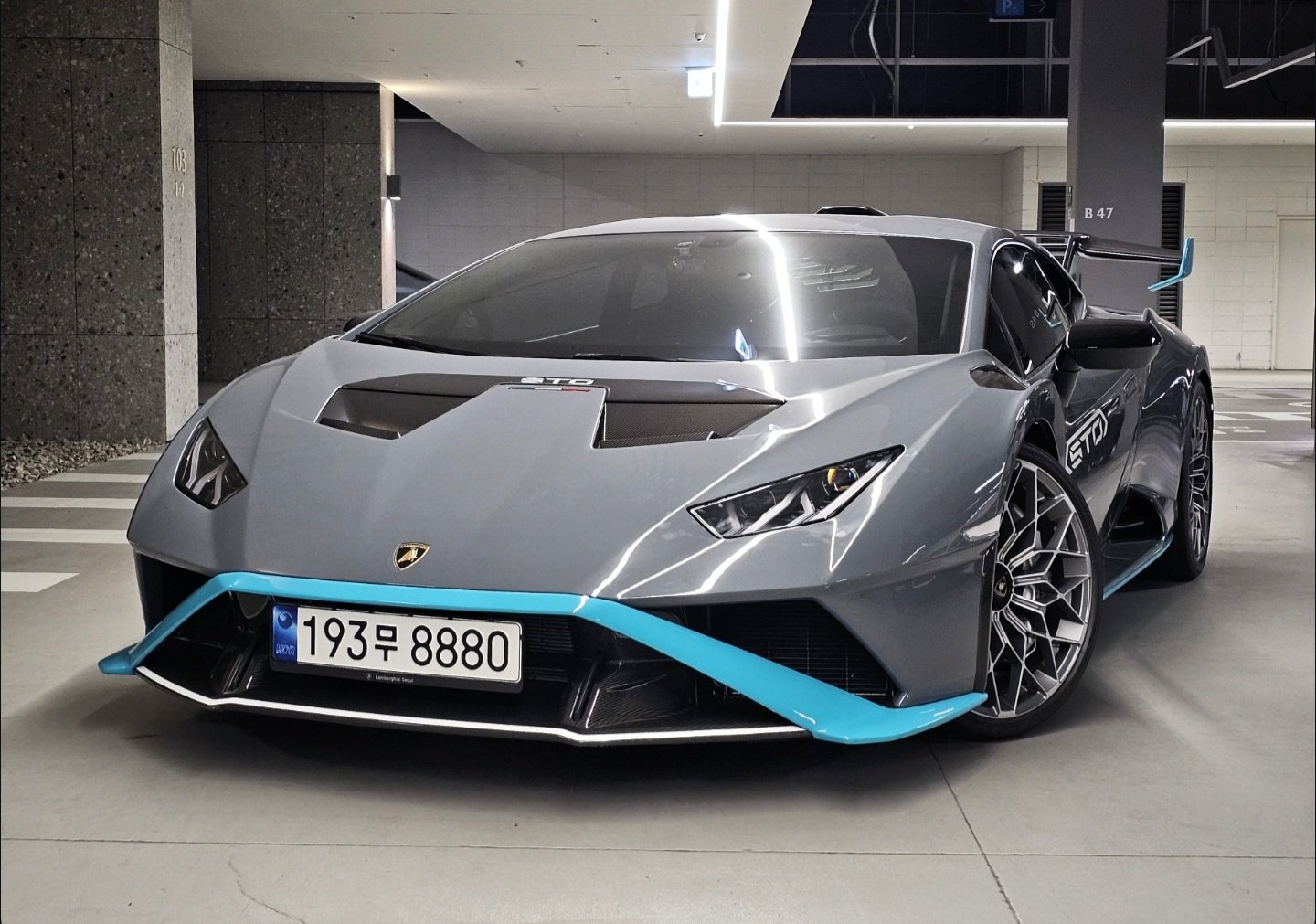 LAMBORGHINI HURACAN - View 1