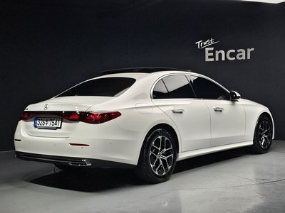 MERCEDES-BENZ E-CLASS - 3