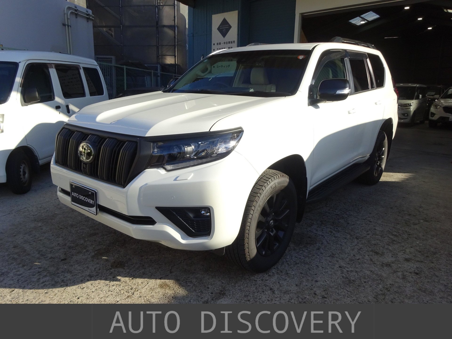 TOYOTA LAND CRUISER PRADO - View 1