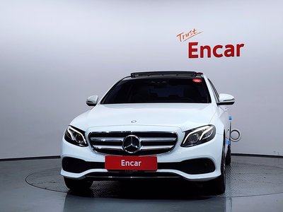 MERCEDES-BENZ E-CLASS - 2
