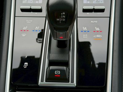 PORSCHE PANAMERA - 9
