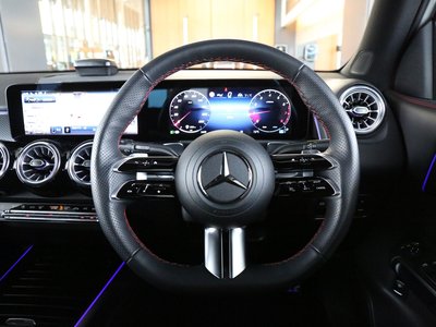 MERCEDES-BENZ GLB - 10