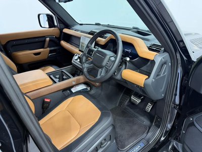 LAND ROVER DEFENDER - 4