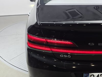 GENESIS G90 - 10