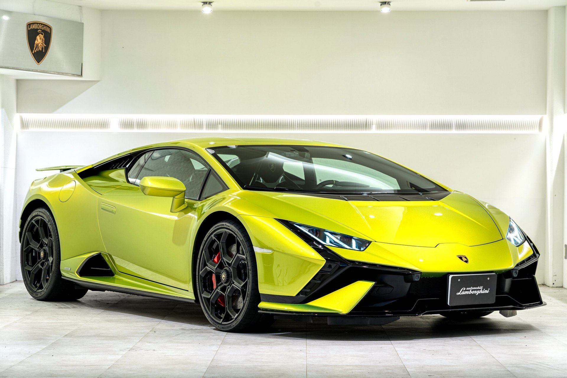 2024 Lamborghini HURACAN — фото 1