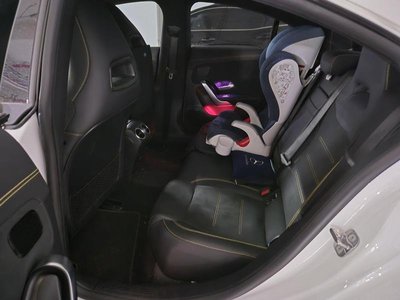 MERCEDES-BENZ CLA - 9