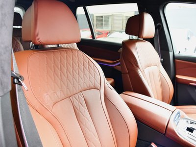 BMW X7 - 7