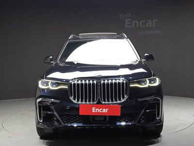 2022 BMW X7 photo 2