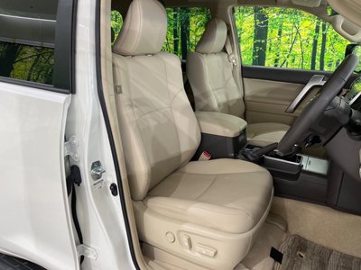 TOYOTA LAND CRUISER PRADO - 8