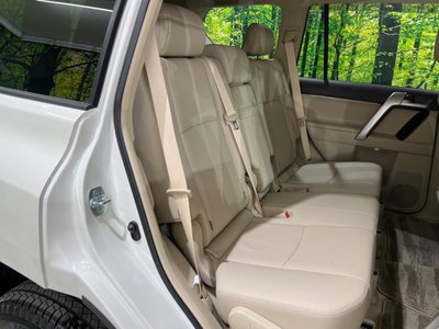 TOYOTA LAND CRUISER PRADO - 9