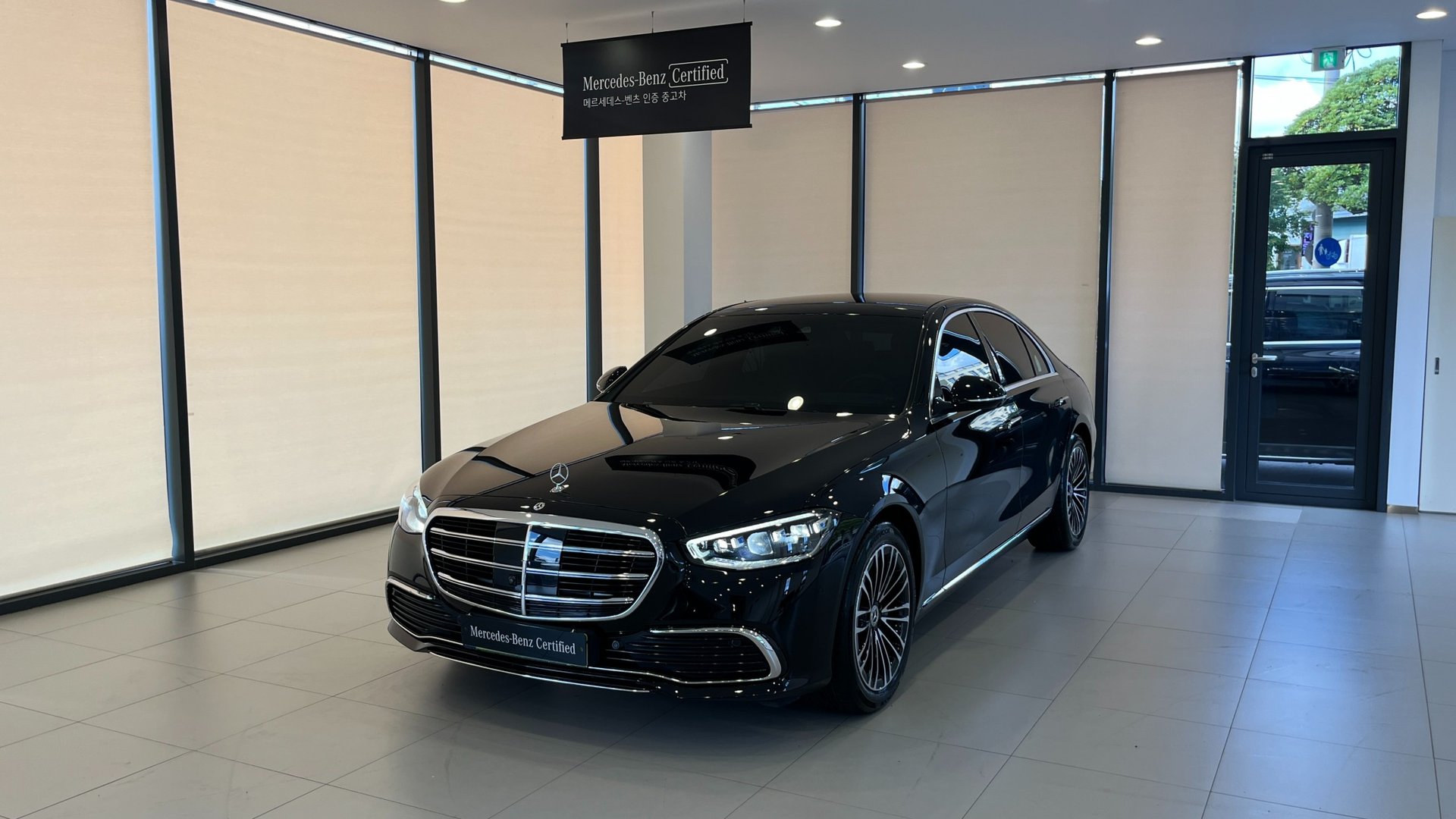 MERCEDES-BENZ S-CLASS - View 1