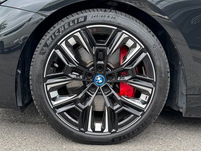 صورة 6 لـ 2025 BMW I5