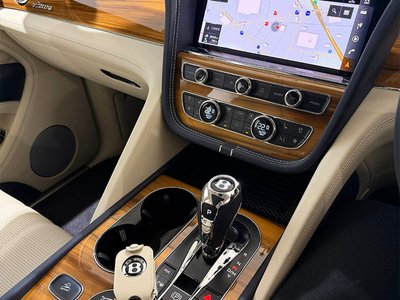 BENTLEY BENTAYGA - 7