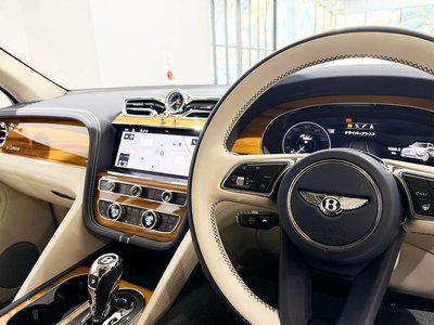 BENTLEY BENTAYGA - 5