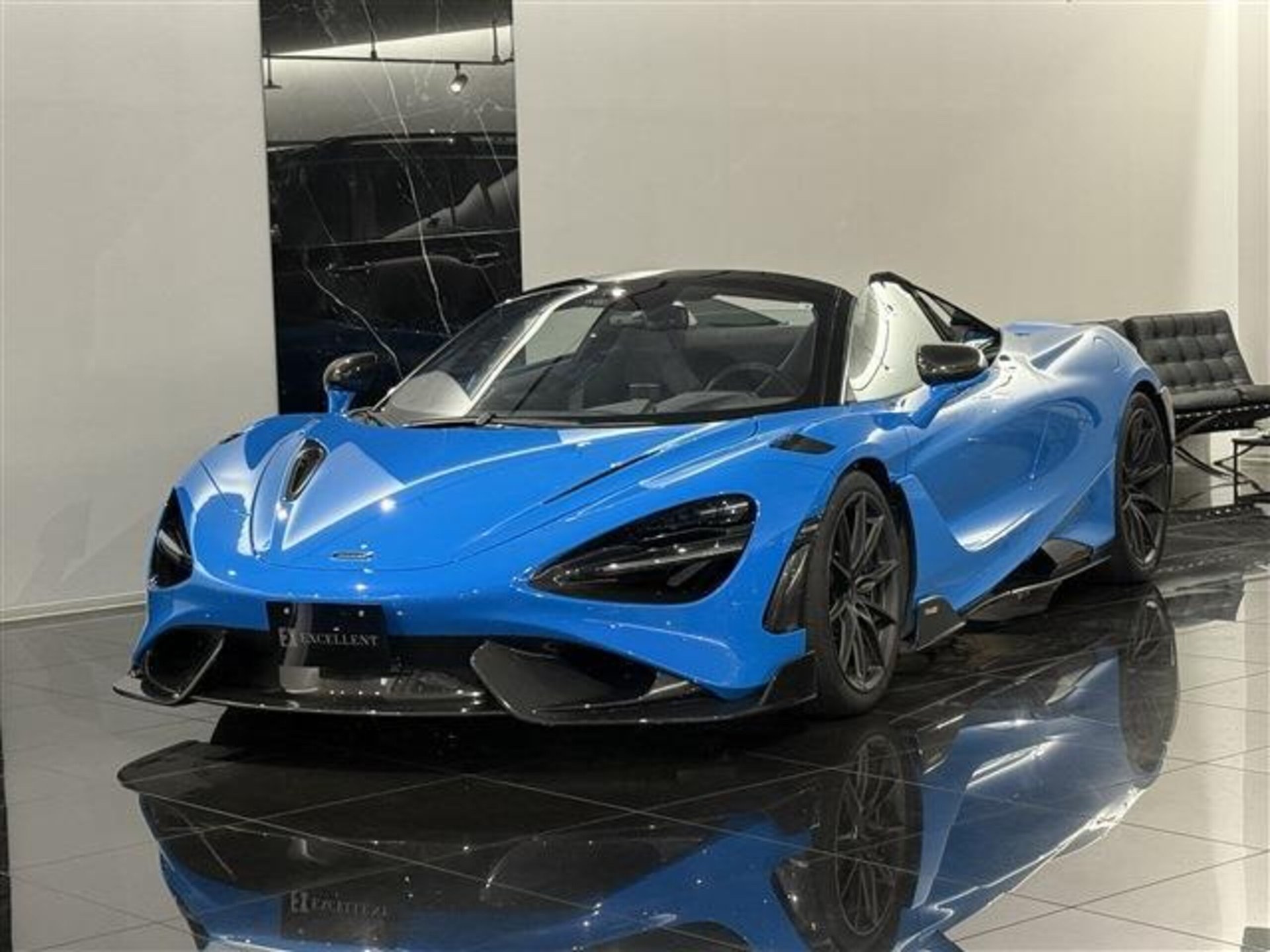 MCLAREN 765LT SPIDER - View 1