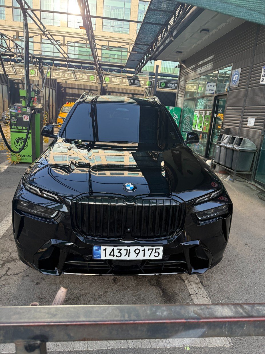 BMW X7 - View 1