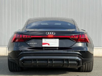 AUDI E-TRON GT - 9