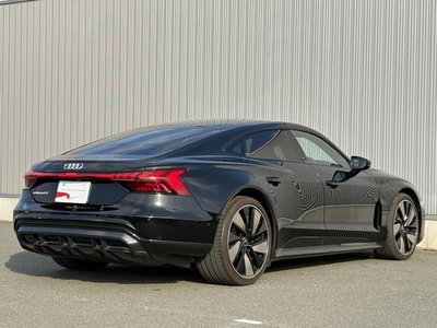 AUDI E-TRON GT - 8