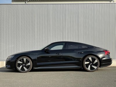AUDI E-TRON GT - 7