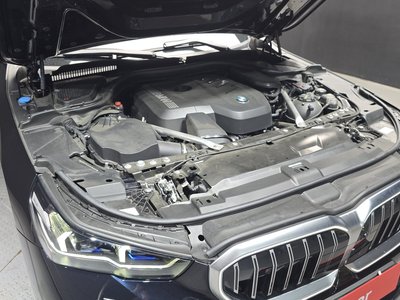 صورة 7 لـ 2024 BMW 5 SERIES