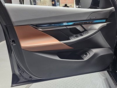 2024 BMW 5 SERIES — миниатюра 14