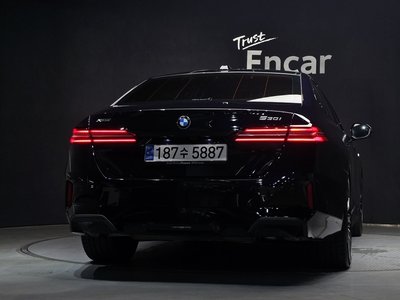 صورة 4 لـ 2024 BMW 5 SERIES