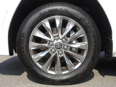 صورة مصغرة 36 لـ 2025 Toyota LAND CRUISER 300