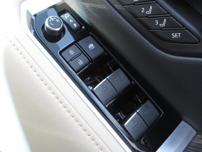 صورة مصغرة 53 لـ 2025 Toyota LAND CRUISER 300