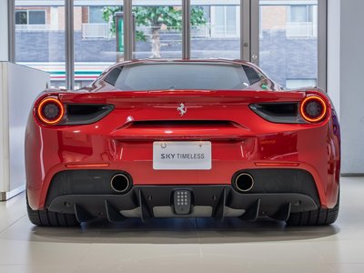 صورة 9 لـ 2017 Ferrari 488 GTB