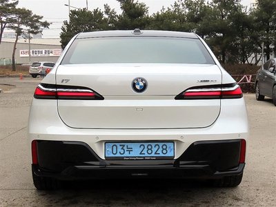 BMW I7 - 3