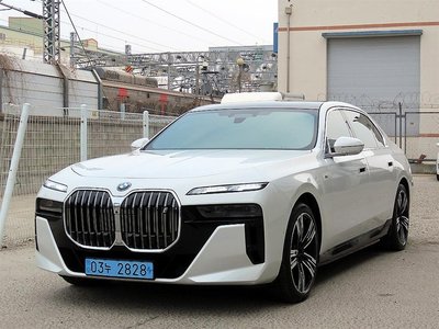 BMW I7 - 4
