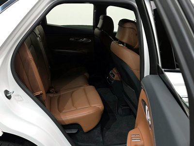 2022 Genesis GV70 — миниатюра 18